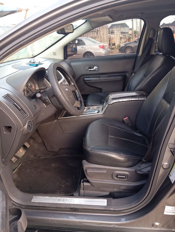 Thumbnail 4 of 2010 Ford Edge